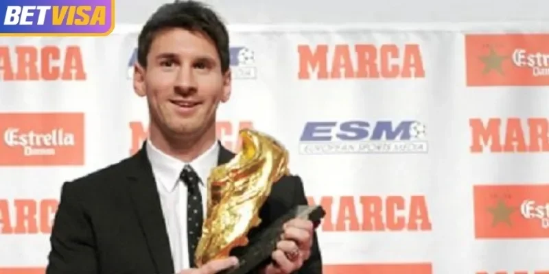 Những mùa giải đỉnh cao cùng giày vàng của Messi